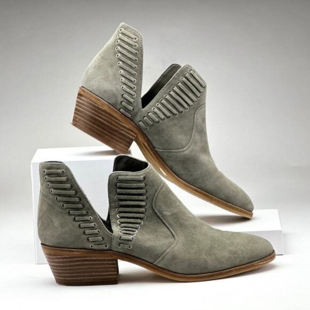 Vince‎ Camuto suede leather V cut booties size 8.5